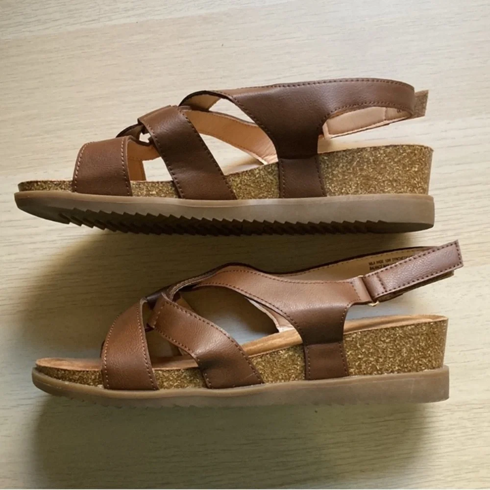 Flex Step Nila Sandal, Women's Size 10 Wide 10W Brown Velcro Slingback Sandals
